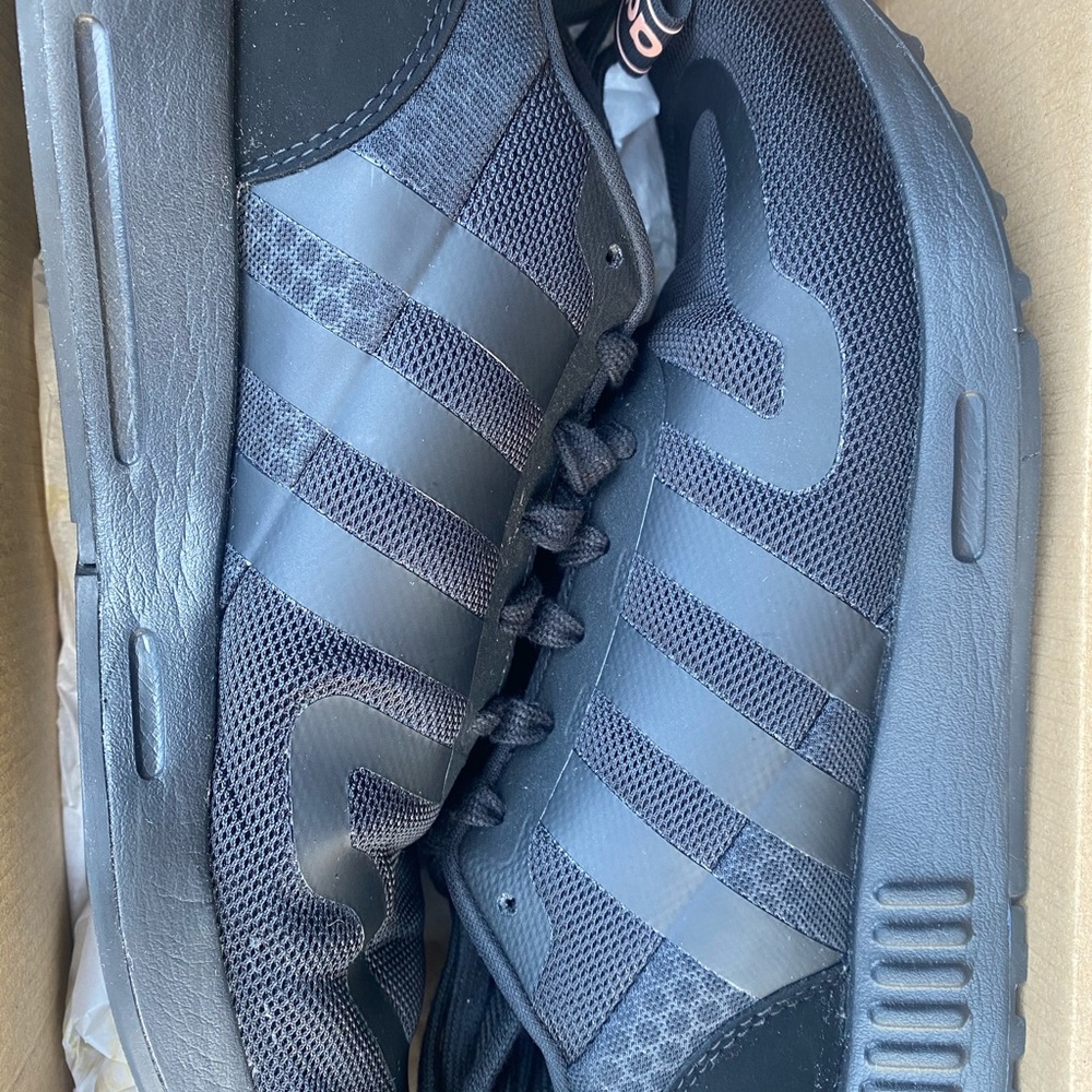 BLACK ADDIDAS - Picture 3 of 6